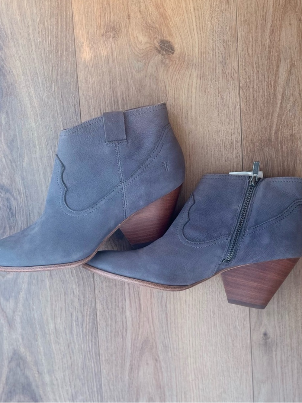 Frye Women’s Boot Bootie’s Dark Gray Leather Cowgirl Western